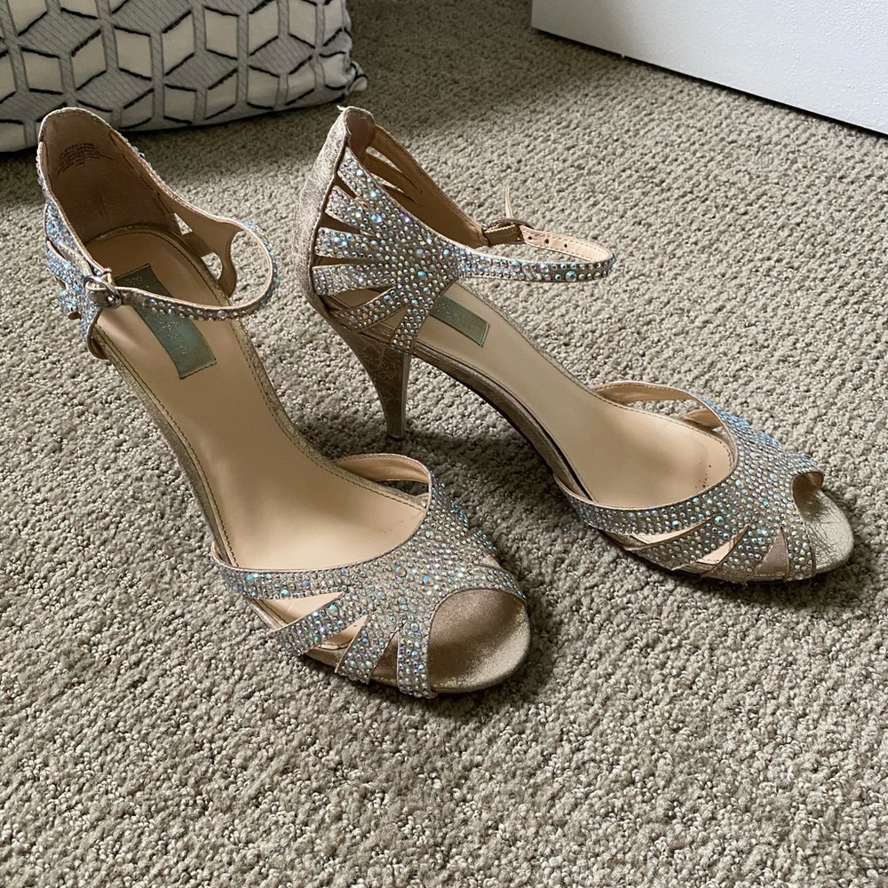 BETSY JOHNSON “SWEET” champagne heels
